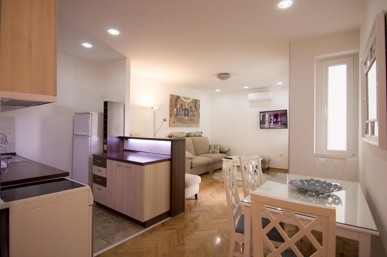 Apartments Near St. Sava Temple Belgrado Esterno foto