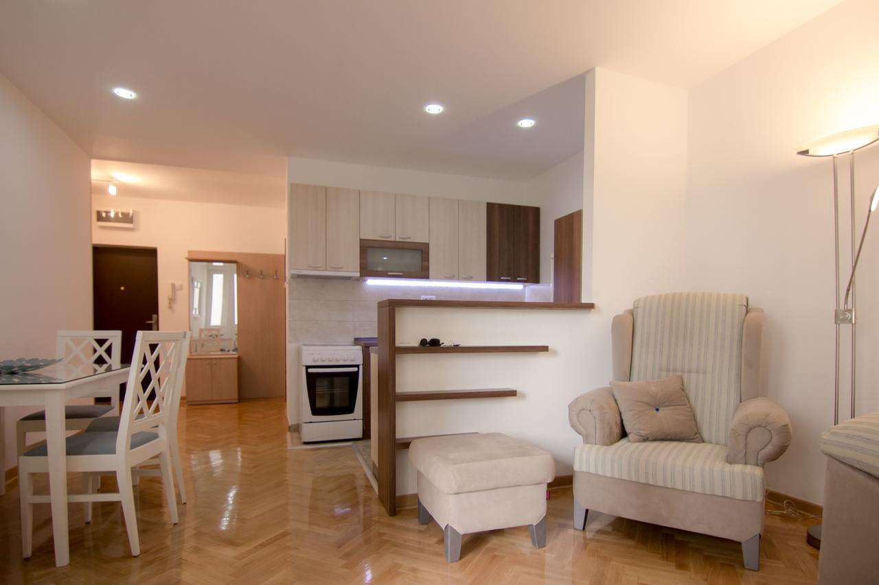 Apartments Near St. Sava Temple Belgrado Esterno foto